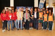Els premiats amb el rector de la UIB, Lloren Huguet
