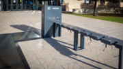 Primer aparcament solar per a la recrrega de patinets elctrics davant l'edifici Guillem Cifre de Colonya - FOTO: A.Costa/UIB