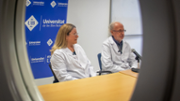 Roda informativa: la doctora Antnia Costa i el doctor Flix Grases - Foto: A.COSTA/UIB