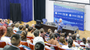Conferncia del doctor Josep M. Natta: La cincia de l'efervescncia: les begudes ms populars del mn. Foto: A.Costa/UIB